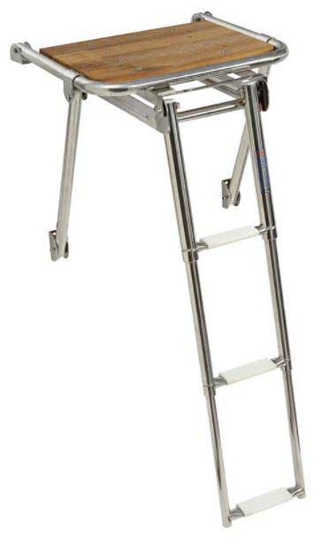 Badeplattform mit ausziehbarer Treppe